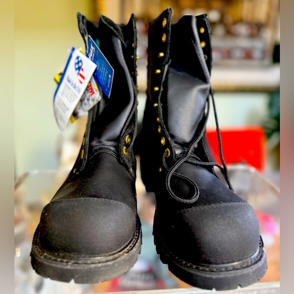 Work boots/Kevlar/Brand new w/o box. Made in the USA